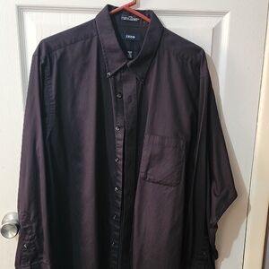 Izod Men's Dark Button-Down Shirt